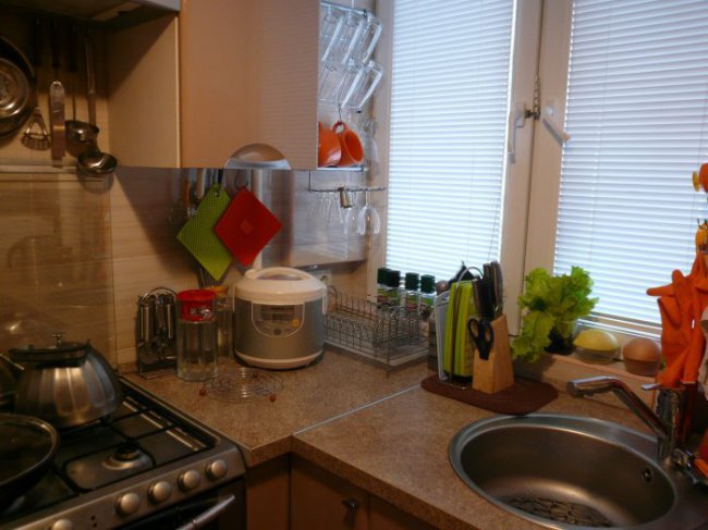 Дизайн кухни 4,8 кв.м - простота и функциональность (20 фото)