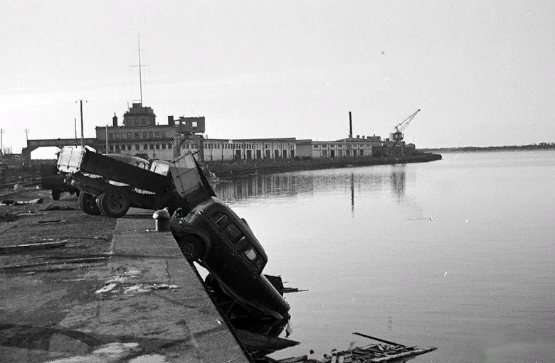 Неприступный Гангут. Героическая оборона ВМБ Ханко Неприступный Гангут. Героическая оборона ВМБ Ханко история