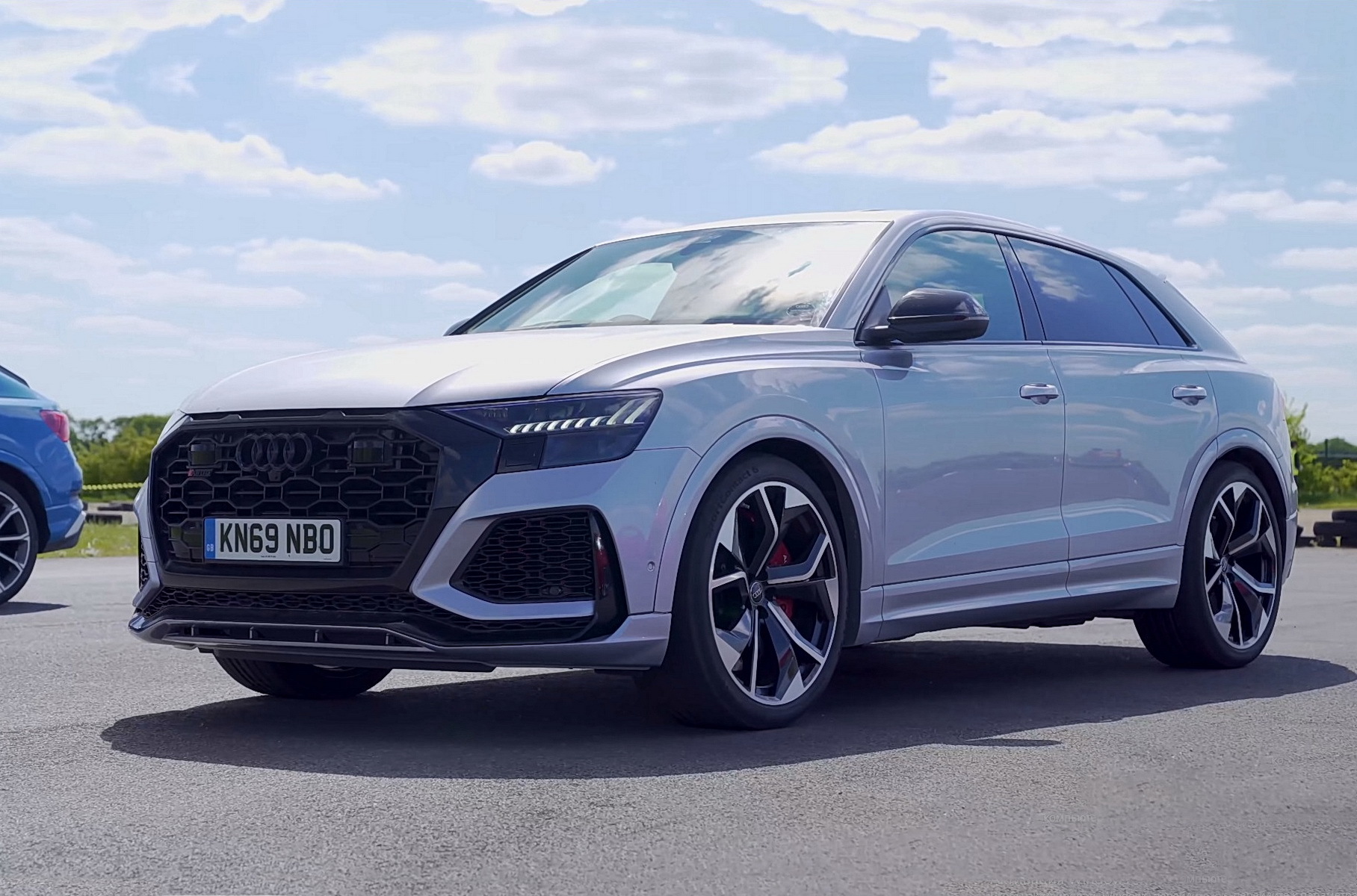 Фото audi rs q8