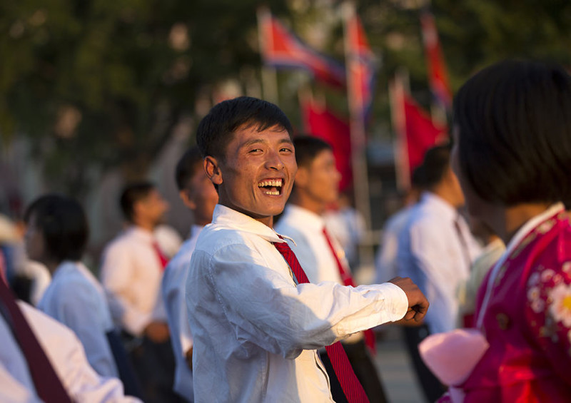 19. Бал студентов, 9 сентября, Пхеньян  житель, северная корея, улыбка, фотография