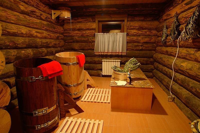 7. Удивительно, но эта баня сделана прямо в гараже баня, березовый веник, необычные бани, сауна, фото