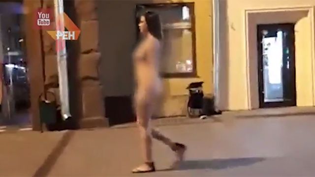 Голая девушка на улицах москвы 13