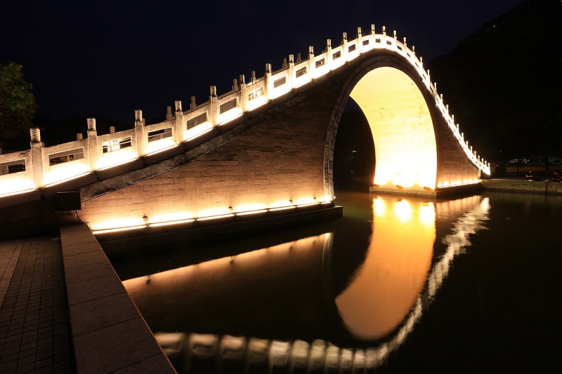 Лунный мост в Тайбэе, Тайвань  Путешествия