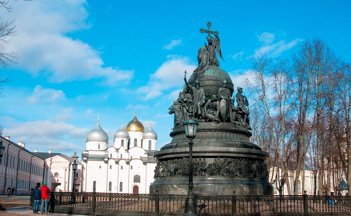 Памятник тысячелетие России Великий Новгород