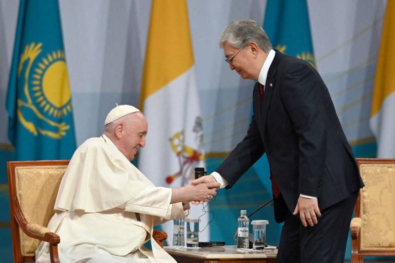 Папа Римский в степях Казахстана геополитика