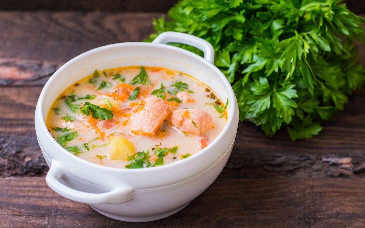 Даже те, кто редко употребляет супы, в большинстве случаев соглашаются, что суп, приготовленный с использованием сыра - это совершенно особая история!-3