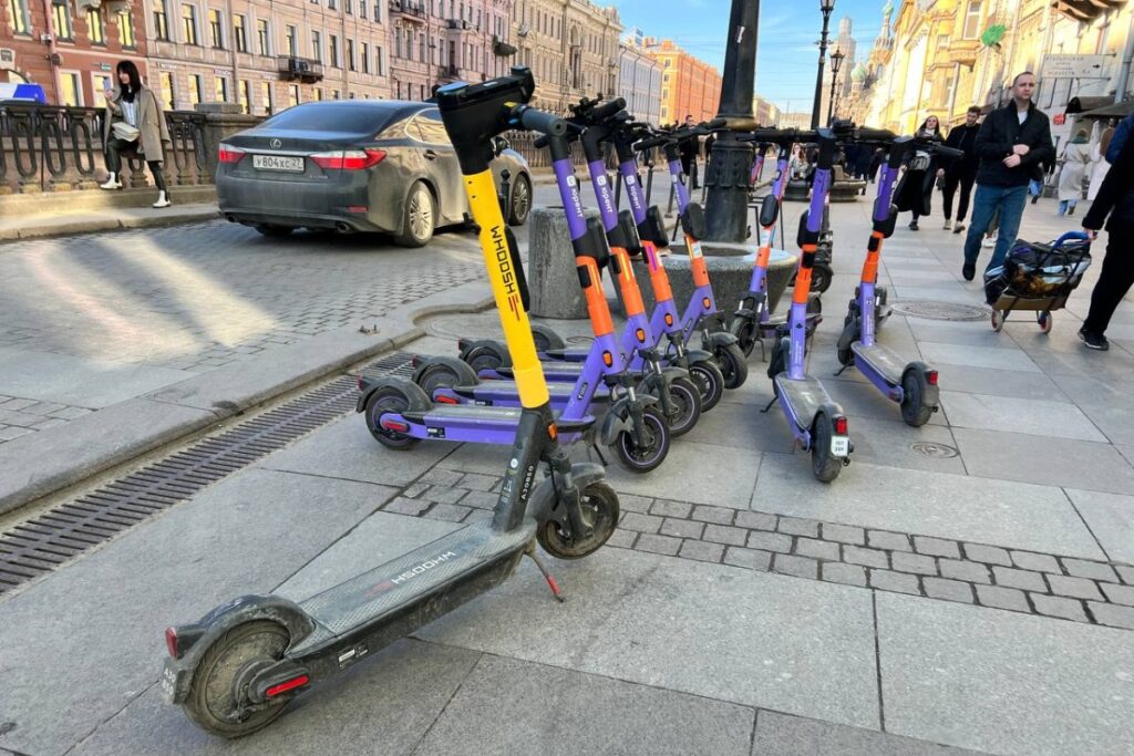 Любители электросамокатов получили 26,6 тыс. штрафов с начала года