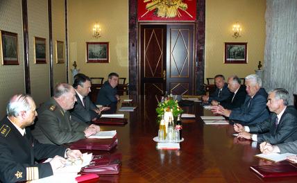 Ельцин: «Да нафиг нам этот Крым, этот Севастополь»