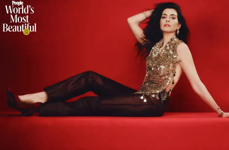 Энн Хэтэуэй признали самой красивой знаменитостью в мире Хэтэуэй, актриса, съёмок, слухи, Prada, Мэрил, Стрип, может, ХэтэуэйЭнн, культового, Дьявол, фильма, начала, красивой, самой, носит, случилось, 43летнюю, незадолго, Актриса