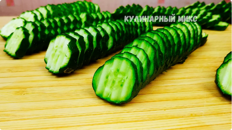 Вкусная закуска из простых огурцов за 10 минут, которую я готовлю всё лето