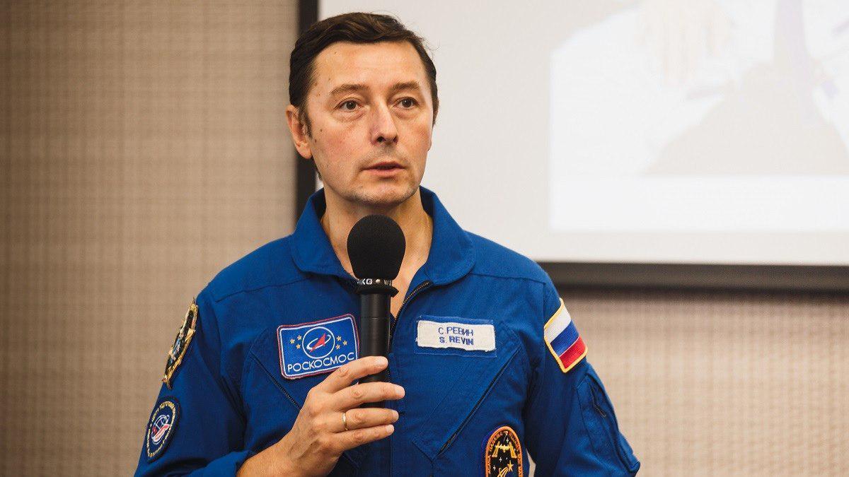 Встреча с настоящим космонавтом и шоу роботов: куда сходить 12 апреля с ребенком Встреча с настоящим космонавтом и шоу роботов: куда сходить 12 апреля с ребенком расскажет, путешествие, «Робостанции», космонавтики, станет, также, выставке, космических, космонавты, апреля, узнают, помощью, космосе, жизни, поделится, смогут, настоящие, Вселенной, очаровательный, «Правда