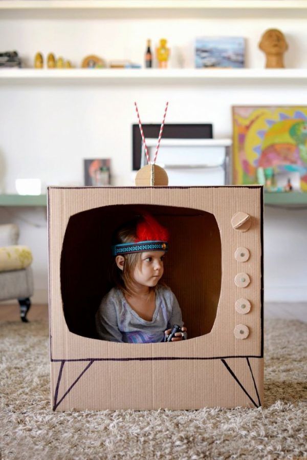 Универсальная игрушка: 30 способов занять ребенка с помощью картонной коробки, фото № 22
