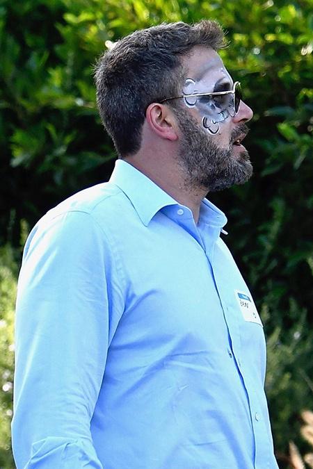 Не узнаю вас в гриме: Бен Аффлек учится азам маскировки и пугает соседских детей Не узнаю вас в гриме: Бен Аффлек учится азам маскировки и пугает соседских детей Дети,Беременные звезды