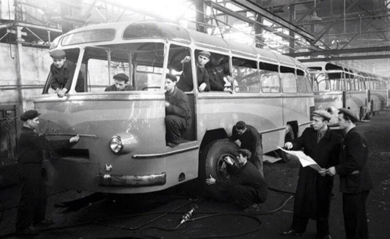 Первые автозаводы СССР и их детища Марки и модели,ретро