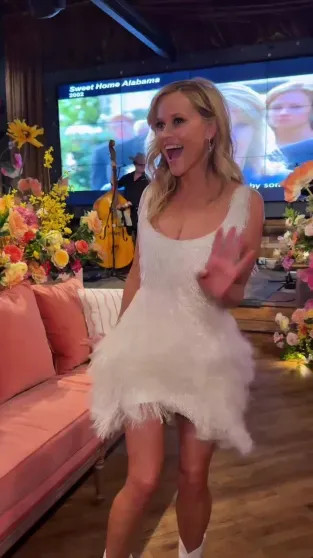 Мини-платье и вечеринка в стиле Дикого Запада: Риз Уизерспун показала, как отметила 50-летие с детьми и близкими УизерспунРиз, Уизерспун, также, экстремистской, случаю, успешных, последних, законе, Блондинка, комедии, ролью, прославилась, Уизерспун49летняя, праздникаРиз, жизни, сериалы, своей, кадрами, поделилась, актриса