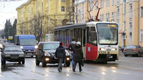Камеры ГАИ стали массово штрафовать водителей на остановках трамваев