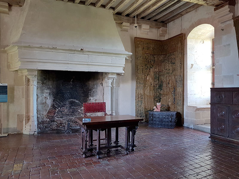 Бургундия. Шатонёф. Крошечная деревня с огромным старинным замком! Бургундия. Шатонёф. Крошечная деревня с огромным старинным замком! автотуризм