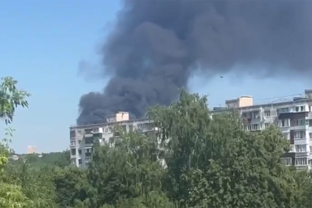 Смирнов: сотрудники МЧС локализовали крупный пожар в центре Курска