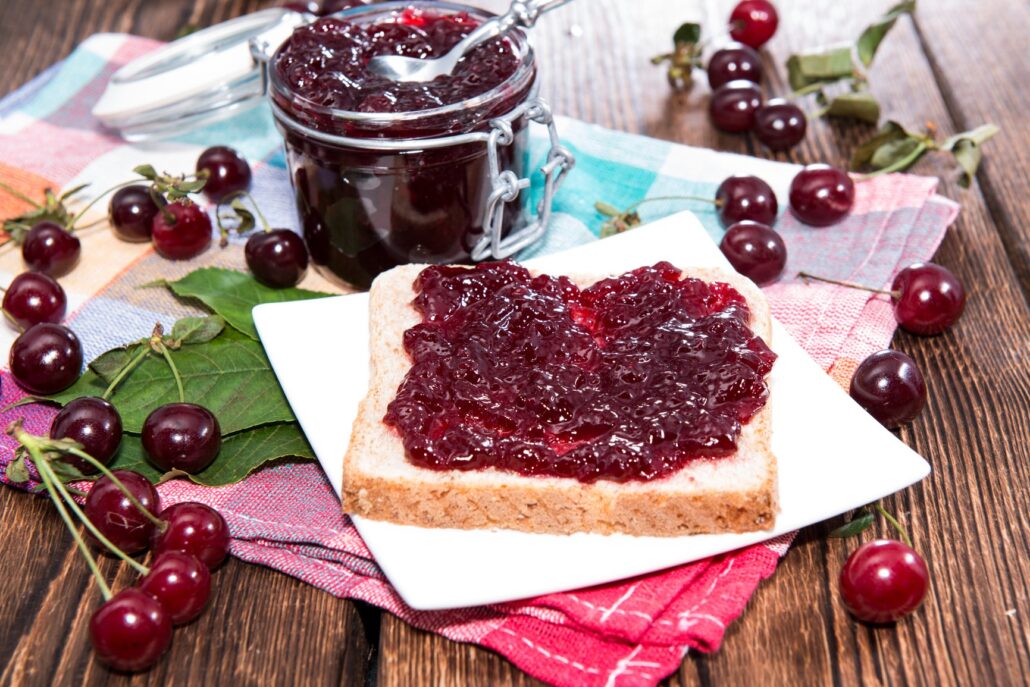 Вишневое варенье в мультиварке