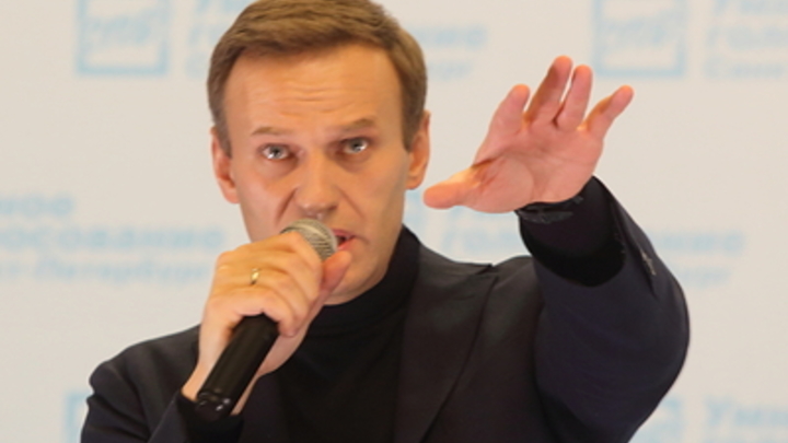 Удивительно, но ещё жив: Крапивница обыкновенная превратила Навального в глазах Запада в Немцова-2