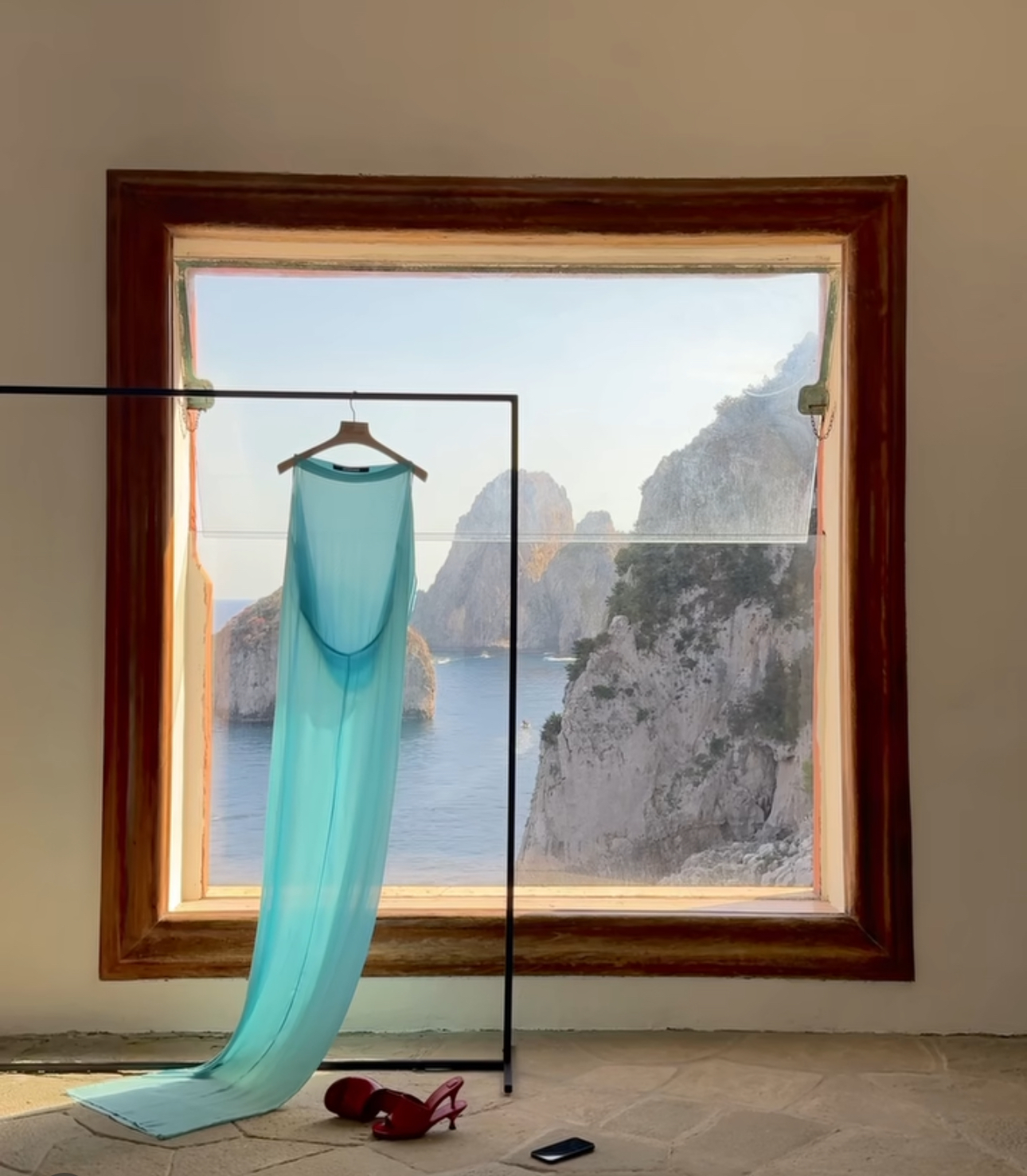 Тизер показа Jacquemus Fall 2024 | @jacquemus | Instagram*(Принадлежит Meta, признанной экстремистской организацией на территории РФ)