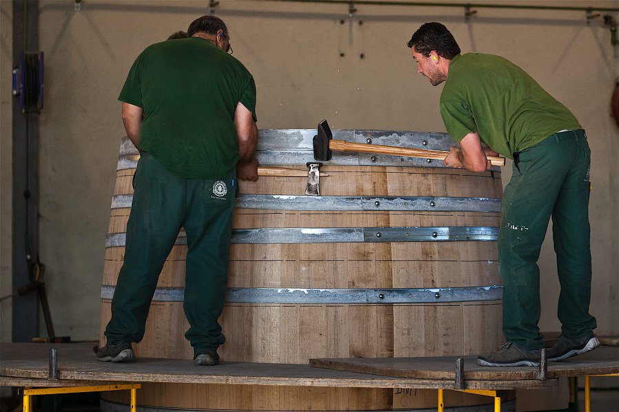 Процесс производства дубовых бочек для коньяка Процесс производства дубовых бочек для коньяка