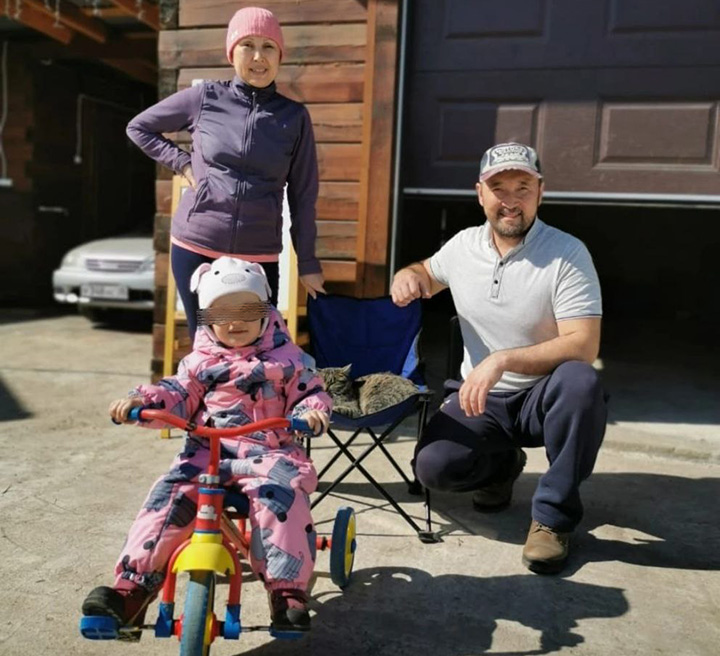 ЗАПАДНЯ ДЛЯ ПЯТИЛЕТНЕЙ АНЕЧКИ: ЧИНОВНИКИ ПОМОГЛИ МИГРАНТАМ ВЫКРАСТЬ РЕБЁНКА? ЗАПАДНЯ ДЛЯ ПЯТИЛЕТНЕЙ АНЕЧКИ: ЧИНОВНИКИ ПОМОГЛИ МИГРАНТАМ ВЫКРАСТЬ РЕБЁНКА? РФ