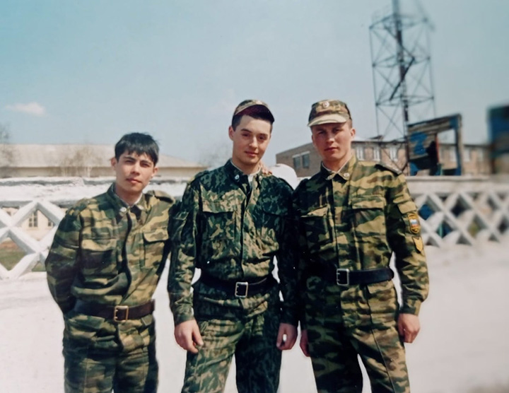 ПОДВИГ ПОДПОЛКОВНИКА: ОТЕЦ ЧЕТВЕРЫХ ДЕТЕЙ ЗАКРЫЛ БОЙЦОВ ОТ ВЗРЫВА ЦИСТЕРНЫ С ГОРЮЧИМ ПОДВИГ ПОДПОЛКОВНИКА: ОТЕЦ ЧЕТВЕРЫХ ДЕТЕЙ ЗАКРЫЛ БОЙЦОВ ОТ ВЗРЫВА ЦИСТЕРНЫ С ГОРЮЧИМ армия