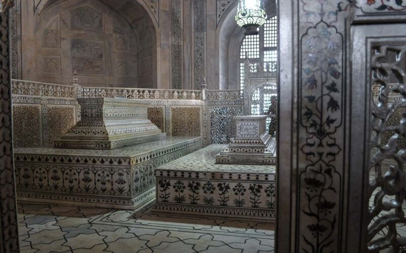 Запретные фото: кадры из знаменитых мест, где нельзя снимать 