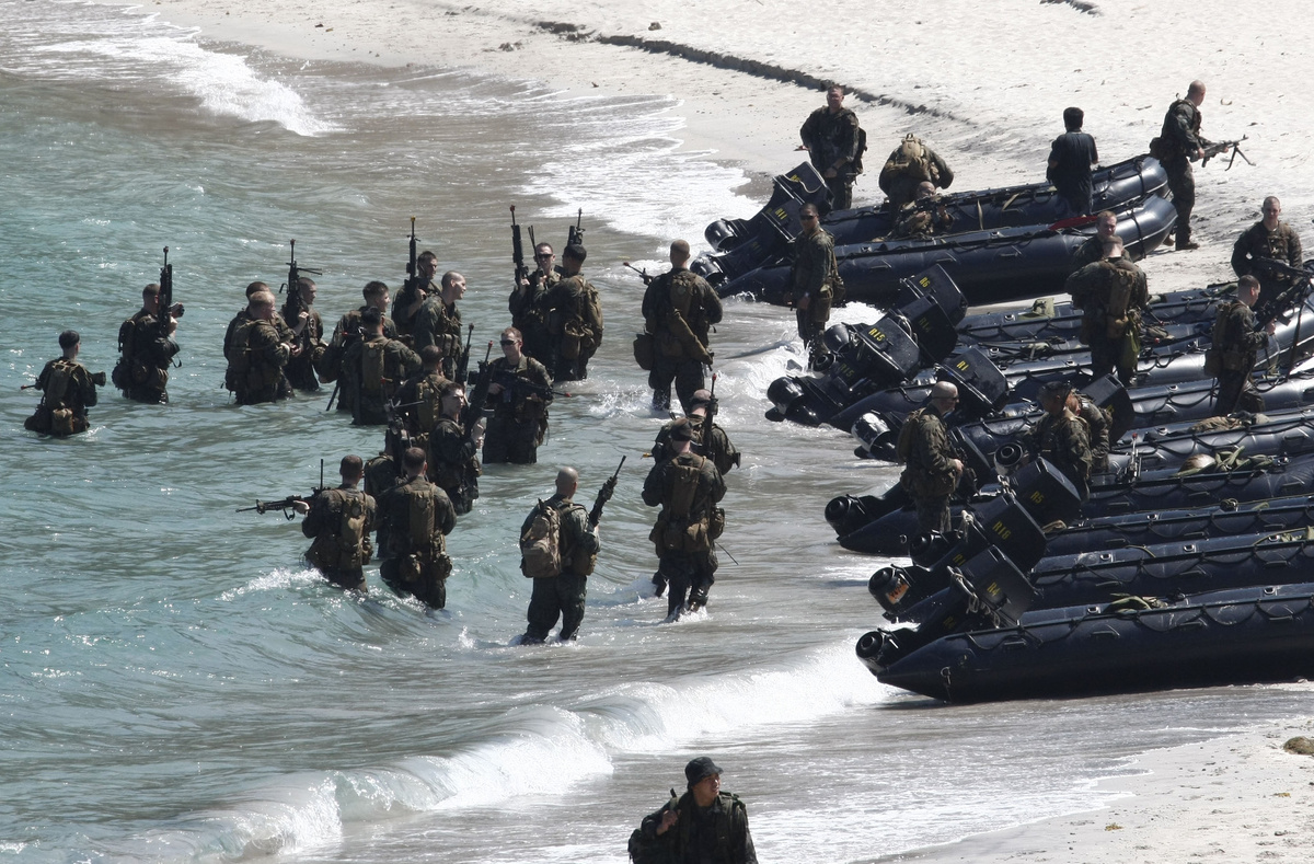     Военные США и Филиппин / AP Photo / Bullit Marquez
