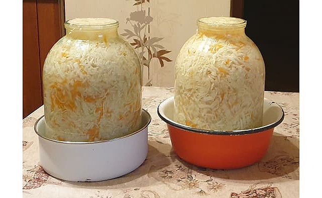 Капуста в банках