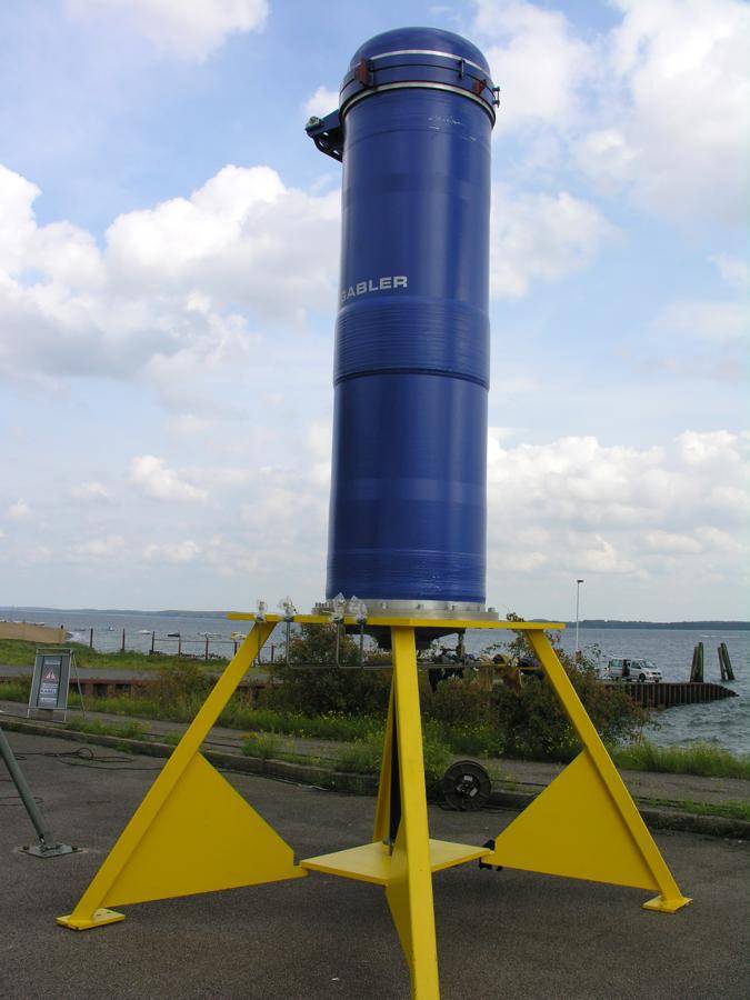 С пушкой на мачте из-под воды вмф,оружие