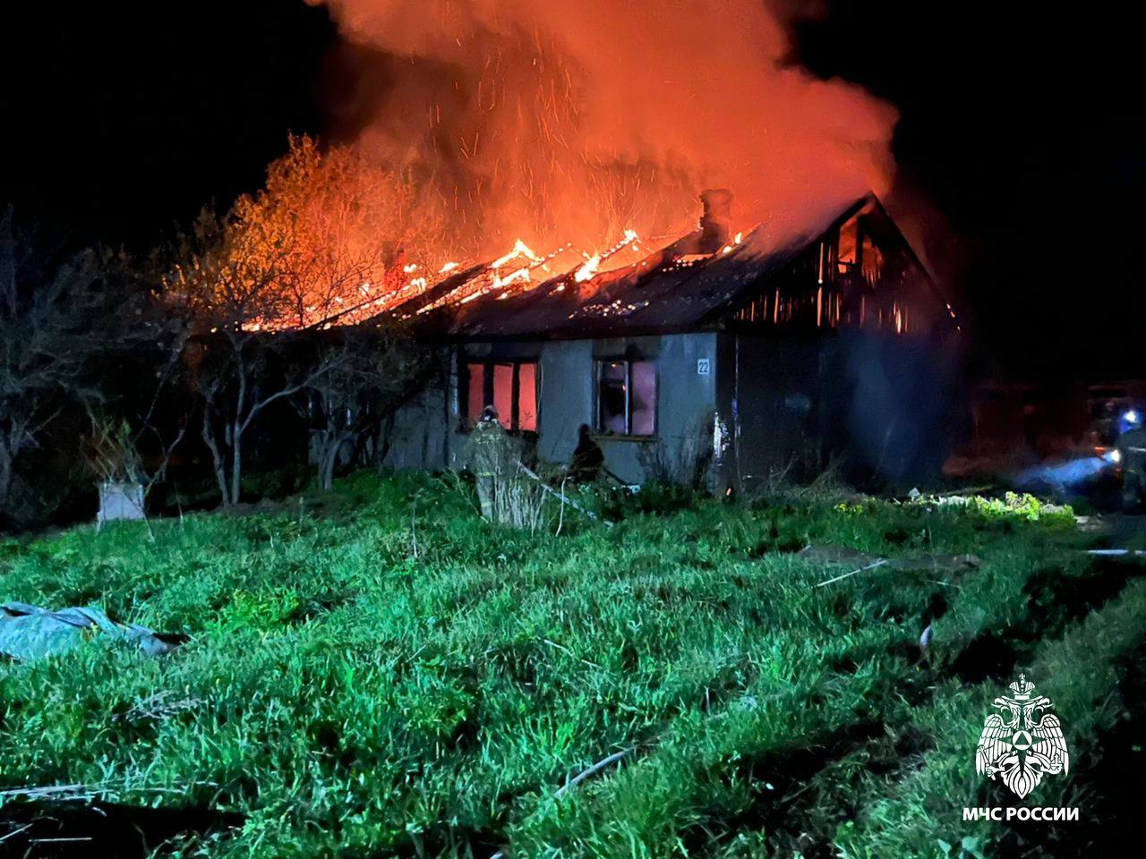 В Тверской области в сгоревшем доме обнаружили двух погибших