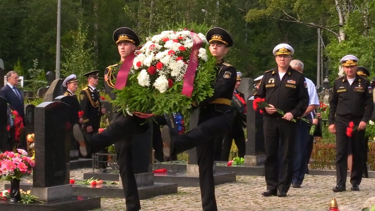 В России почтили память погибших на подводной лодке «Курск».  ФАН-ТВ