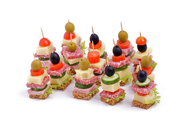 бутерброды на шпажках