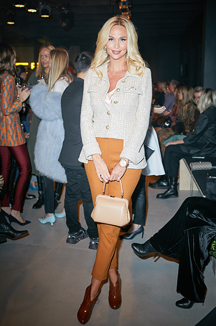 Светские выходные в Москве: Ксения Собчак, Виктория Лопырева, Альбина Джанабаева на показах, Монеточка — в кино Светские выходные в Москве: Ксения Собчак, Виктория Лопырева, Альбина Джанабаева на показах, Монеточка — в кино Светская жизнь