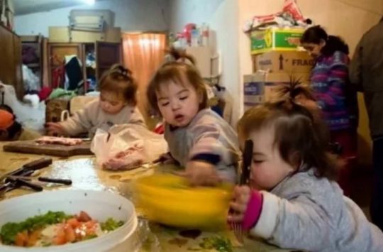 Где были ее мозги? Родители отказались от дочери, которая к 17-ти годам родила 7-х детей Где были ее мозги? Родители отказались от дочери, которая к 17-ти годам родила 7-х детей воспитание