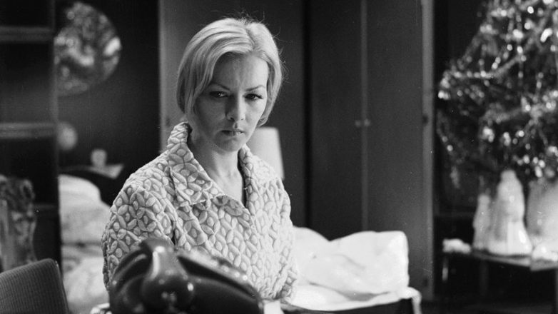 Как «Иронию судьбы или с легким паром» спасла «чиновничья война» Как «Иронию судьбы или с легким паром» спасла «чиновничья война»