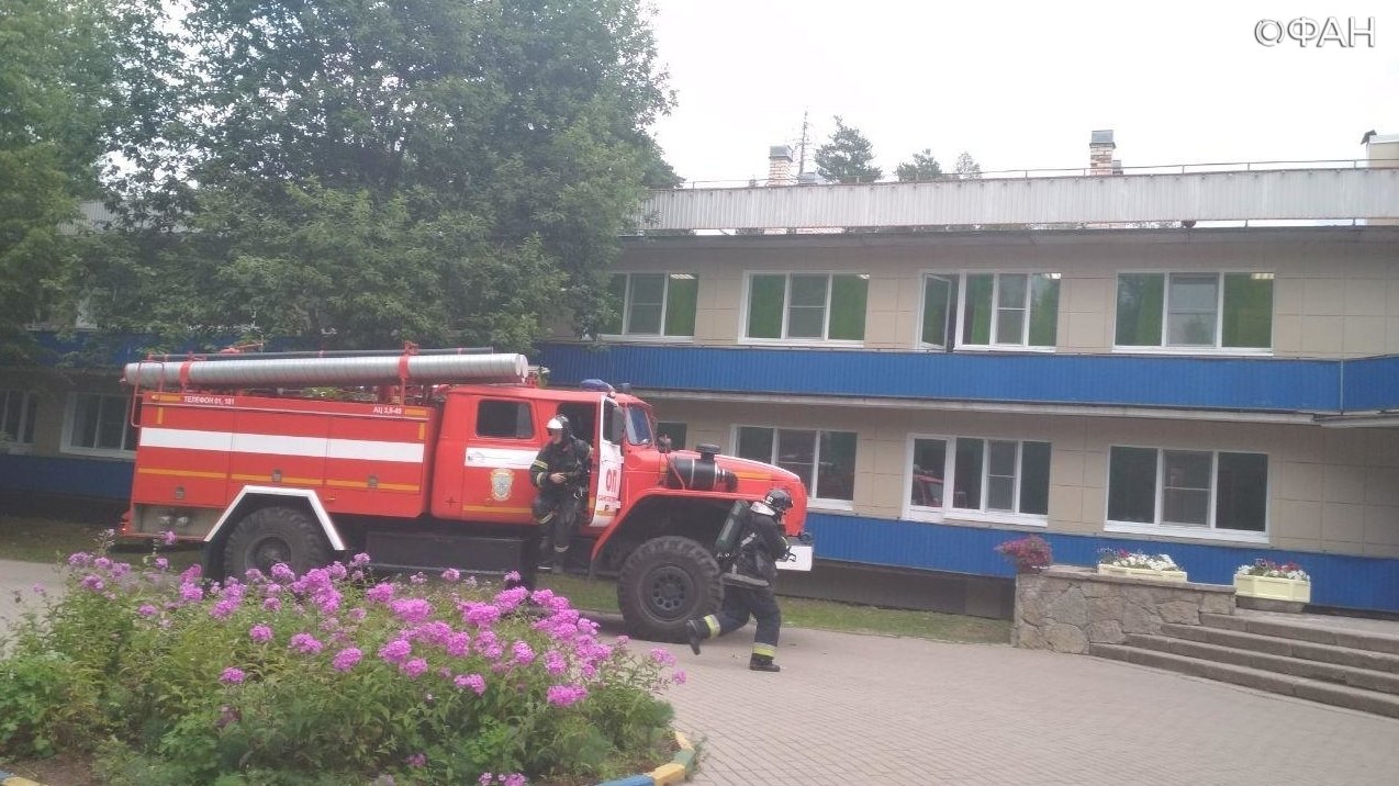 Беглов оценил обучение воспитанников лагеря «Заря» основам пожарной безопасности
