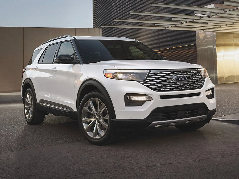 Новейшие Ford Explorer появились в России. Сколько за них просят?