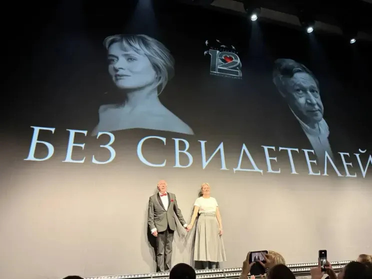 Аншлаг и реакция Владимира Путина: Михаил Ефремов вышел на сцену с премьерой спектакля впервые после освобождения из колонии Ефремов, Ефремова, заявил, Михалкова, актёра, рублей, спектакле, колонии, после, тысяч, стала, Ефремовым, Михалков, спектакля, билеты, спекулянты, бесплатно, новую, также, скупить