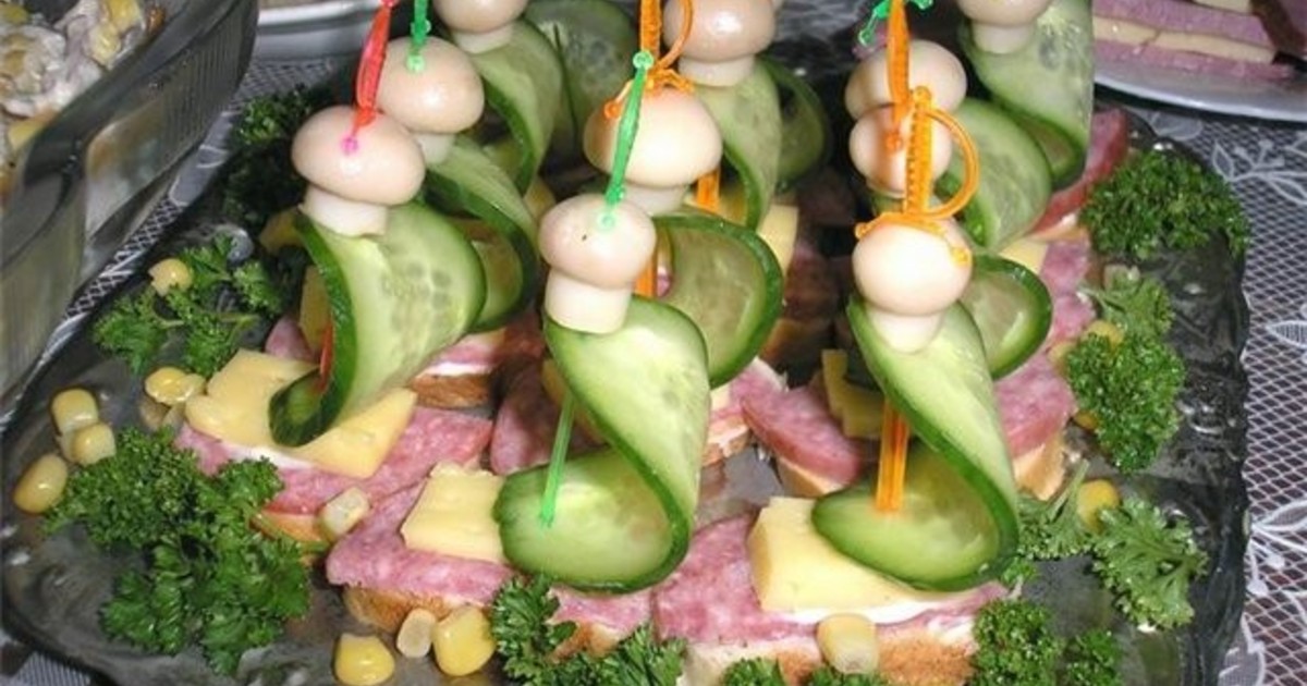 бутерброды на шпажках