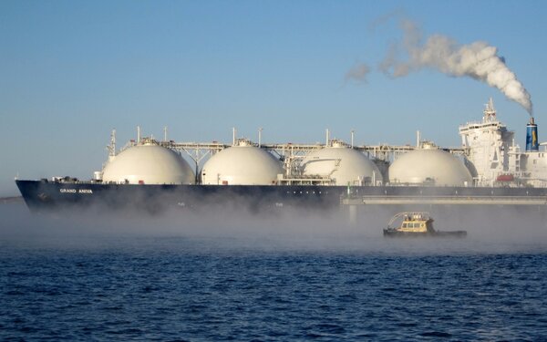 Как Польша попала на деньги из-за дружбы с США