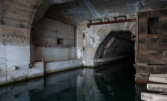 Камеру опустили в секретный подземный канал для подводных лодок в Балаклаве и показали устройство