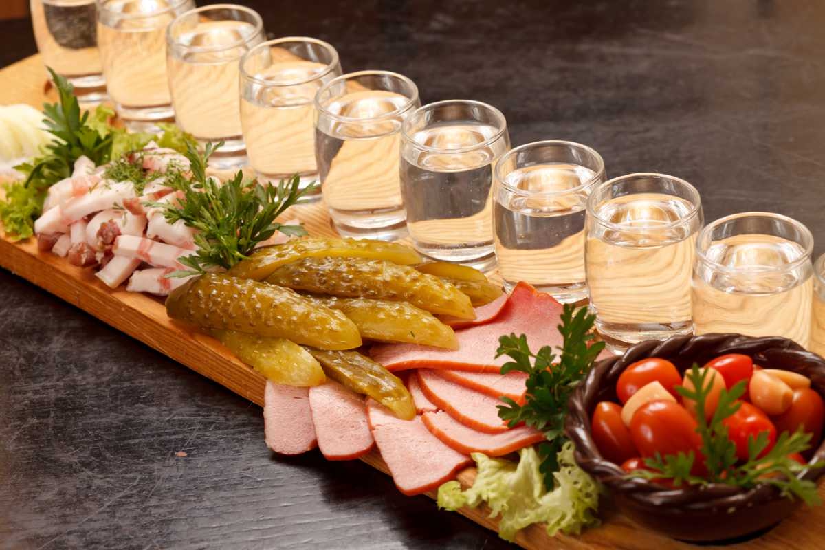 Красивые, смешные картинки с водкой и закуской