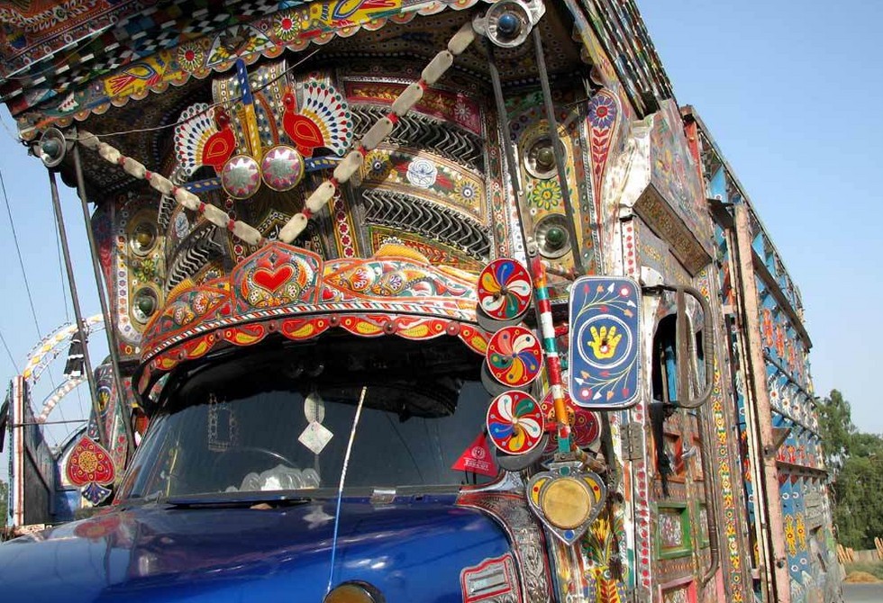 Пакистанские грузовики: шедевры на колесах Пакистанские грузовики: шедевры на колесах Тюнинг