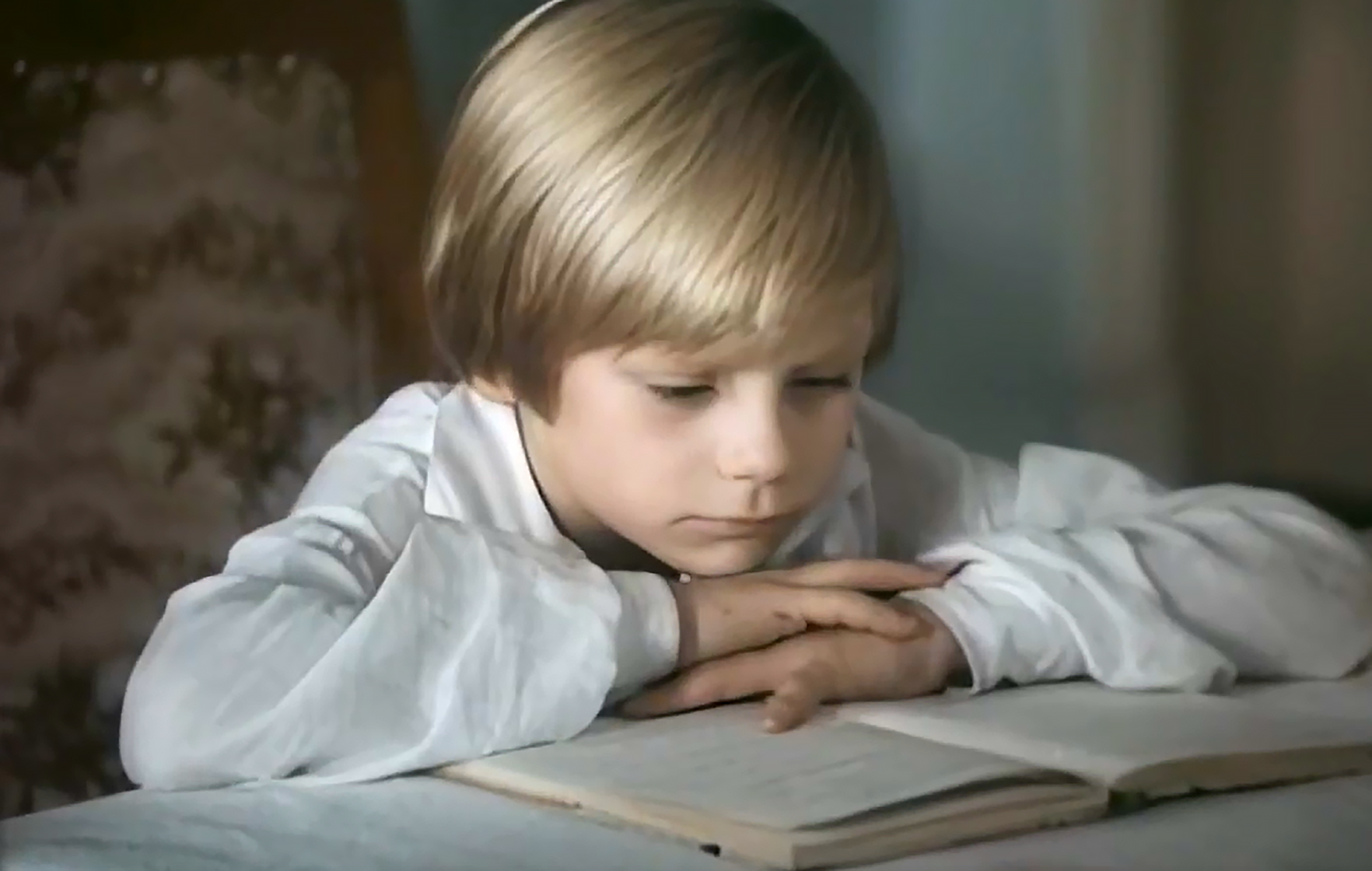 Ваши дети не оценят: 6 правил дворянского воспитания, которые сейчас вводят в ступор чтобы, семьи, нужно, детей, ребенок, воспитание, только, время, родители, могли, часто, статус, более, уровень, коленями, горох, ставили, делая, несколько, Поэтому