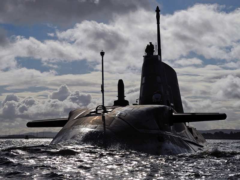 Атомную подлодку ВМФ Британии отремонтировали с помощью суперклея, — The Sun | Русская весна