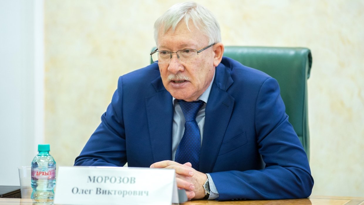 Сенатор Олег Морозов