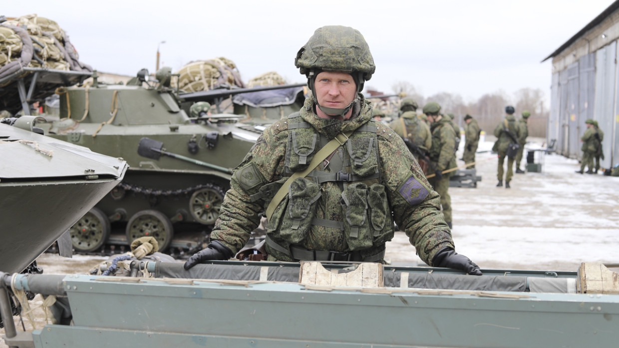 Российские войска получили более 200 единиц вооружения и техники в 2021 году Российские войска получили более 200 единиц вооружения и техники в 2021 году Армия